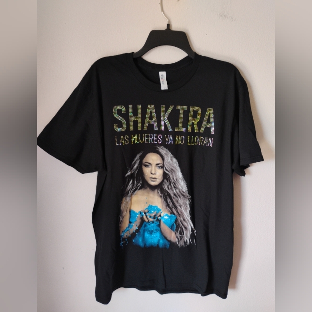 Black Shakira Graphic Tee
